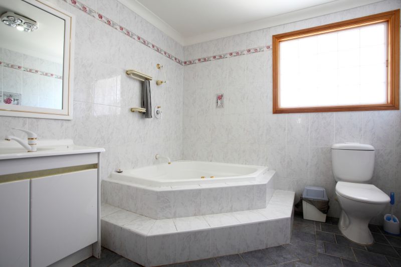 Top Bathtub Installation Companies in Bay Village, OH
