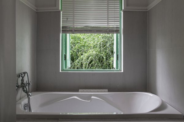 Fiberglass Tub Installation in Beachwood
